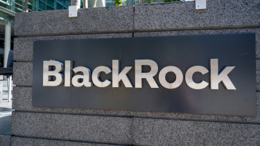 Hatalmas a baj a piacokon: megijedtek a befektetők, tömegesen menekítik a vagyonukat