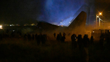 Többen meghaltak, bankjegyek lepték el az utcát a légiszerencsétlenség után La Pazban