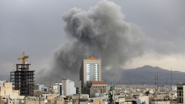 Nagy fordulat Amerikától: már nem akarják bedönteni a rezsimet, más célokat jelöltek meg