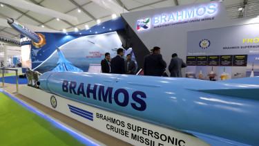 Történelmi pillanat: a szigetország megvillantotta azt a fegyvert, amitől Kína is retteghet