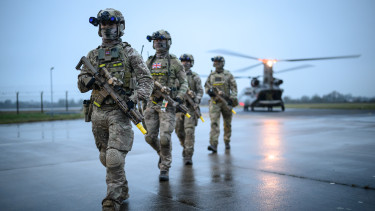 Csavaros módon, de elismerte London: brit katonák voltak Ukrajnában