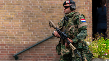 Kivezényelték a katonákat Brüsszel utcáira