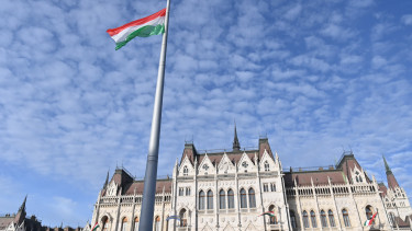 Figyelem, autósok! Több napig tartó forgalomkorlátozások kezdődnek, ezeket az útvonalakat érdemes elkerülni