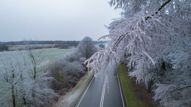 Távozik az ónos eső, kezdődik a felmelegedés: egyes helyeken már-már tavaszias az idő