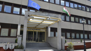 Alkotmánybíróság elé viszi a Fidesz az otthon startos kiemelések felfüggesztését