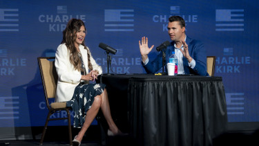 Hajtóvadászat indult Charlie Kirk gyilkosa ellen – Úgy néz ki, egyelőre a sötétben tapogatózik a hatóság