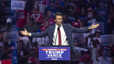 Sötét időket idéz a Kirk-gyilkosság – Törésonthoz érkezett az amerikai politika?