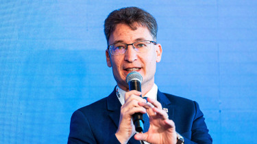 Cser-Palkovics: teljesen új vezetés kell a Fidesznek