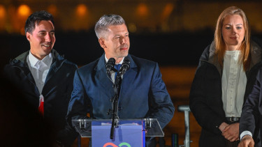 Robert Fico meglepő üzenetet küldött Magyar Péternek