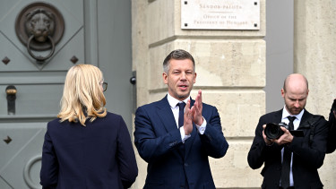 Sulyok Tamás aláírta, korlátozzák a miniszterelnöki ciklusok számát