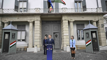 Magyar Péter bejelentette, leváltják Sulyok Tamás köztársasági elnököt