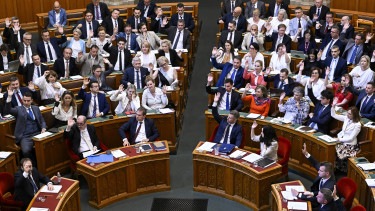 Ruff Bálint rendkívüli parlamenti ülést kezdeményezett – itt vannak a napirendi pontok