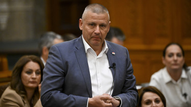 Öt milliárd forintot irányított át laktanyafelújításra a honvédelmi minisztérium