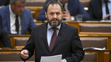 Kármán András elmondta, hogy segít a kormány a nyugdíjasoknak