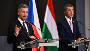 Cseh miniszterelnök Magyar Péter mellett állva: abszurdnak tartom, hogy Magyarországnak napi egy milliós bírságot kell fizetnie