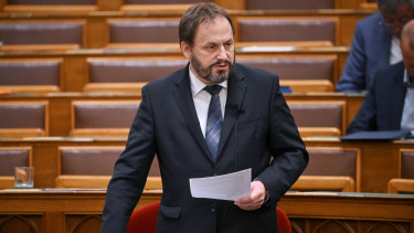 Megszavazta a parlament, hatalmas változás jön a hazai adózásban