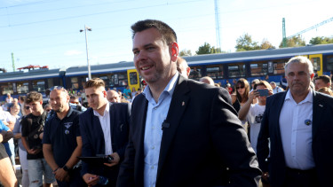 Vitézy Dávid dokumentumokkal bizonyítja a túlárazást