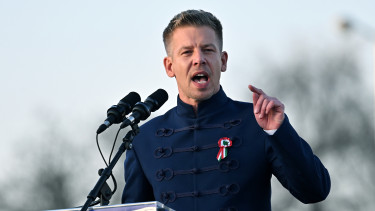 Magyar Péter szerint újabb milliárdos utalásokat blokkoltak, kőkemény fellépést követel a NAV-tól és a bankoktól