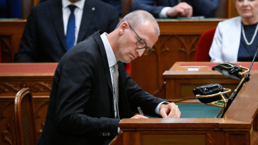 Tarr Zoltán bejelentette: nagy átalakítások jönnek a múzeumoknál, szigorú átvilágításokat is ígért