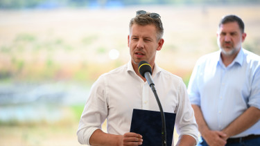 Bejelentette Magyar Péter: vasárnap elkezdik visszakapcsolni a Paksi Atomerőmű turbináit
