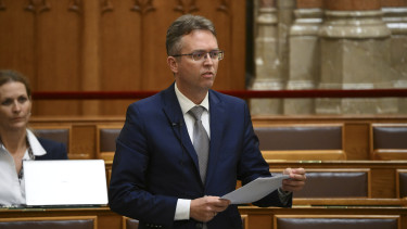 Felfüggesztette Hankó Balázs mentelmi jogát az Országgyűlés