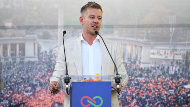 Magyar Péter: hétfőn több kiemelt korrupciós ügyben jön nyomozás, két politikust átadnak a nyomozóknak