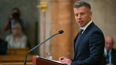 Rendkívüli bejelentés Magyar Pétertől: irányítottan süllyeszthetnek el hajókat Paksnál