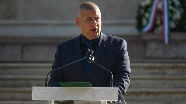 Színvallásra szólította fel Orbán Viktort Ruszin-Szendi Romulusz