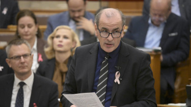 Elérte a határait a betegellátás Magyarországon, rendszerszintű változásra készül a kormány