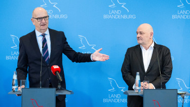 Káoszba fulladt a kormányzás Brandenburgban: a német szélsőjobb már dörzsöli a tenyerét