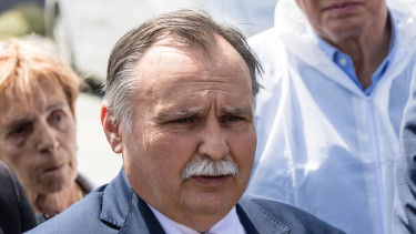 Betelt a pohár a kormánynál: rendkívül szigorú szabályok és egy új főhatóság jön az akkumulátorgyárak miatt