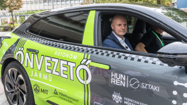 Nagy bejelentést tett Tanács Zoltán az önvezető autókról
