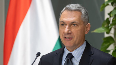 Lázár bejelentette: a sok huzavona után holnap megnyílik Magyarország legújabb autópályaszakasza