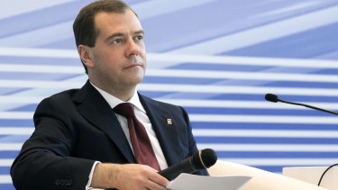 Nem teszik zsebre a volt orosz elnök mondatait: „Trump destabilizálni akarja Európát”