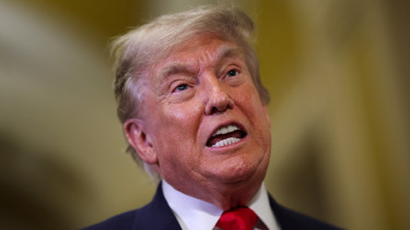 100 százalékos vámokkal fenyegeti Trump az amerikai technológiai cégeket megadóztató európai országokat