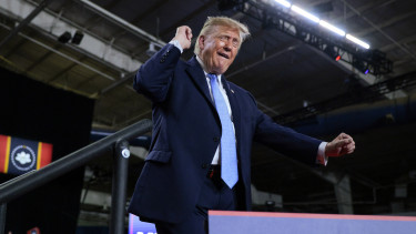 Nincs miért táncra perdülnie Trumpnak: évtizedek óta nem látott cunami gyűrheti maga alá – Mutatjuk, hol a legnagyobb a tét