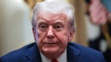 Fordult a kocka, de nem Trump javára – Tömegesen pártolnak el tőle azok, akik a Fehér Házba katapultálták