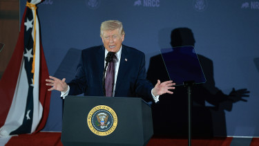 Trump kipakolt: kulisszatitkokat árult el a tűzszüneti tárgyalásokról, majd megfenyegette a rezsimet