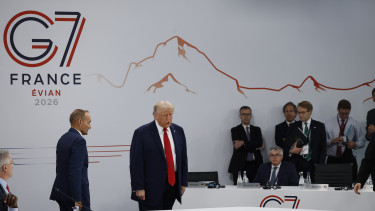 Megszólalt Zelenszkij a csúcstalálkozóról: fordulat jöhet Trump részéről – Foghatja a fejét Putyin?