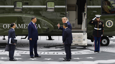 Gesztusok és nehézbombázók: Donald Trump és Hszi Csin-ping találkozóján eldőlhetett volna a világ sorsa, de valami egészen más történt