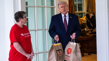 Olyan számok érkeztek, amiktől hüledezhet Trump: Achilles-sarkot csinált saját szupererejéből