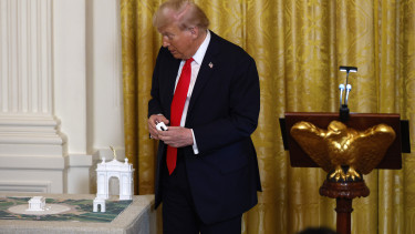 Lehullott a lepel Donald Trump új, grandiózus tervéről: az elnök büszkén dicsekedett a monumentális projektjével