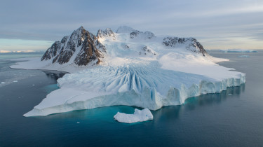Megdöbbentő folyamatok zajlanak a grönlandi jégtakaró alatt