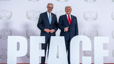Béketerv: telefonon beszélt Donald Trump és Friedrich Merz