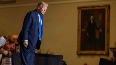 Nekiment a jegybankelnöknek Trump: drasztikus beavatkozást sürget