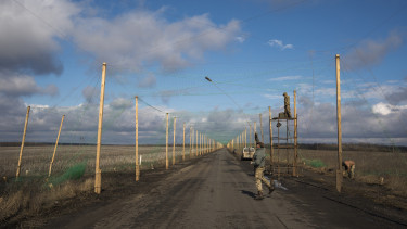 Trump szerint Putyin kész békét kötni, Kijev kisegíti az Irán ellen harcoló amerikaiakat – Híreink az orosz-ukrán frontról pénteken