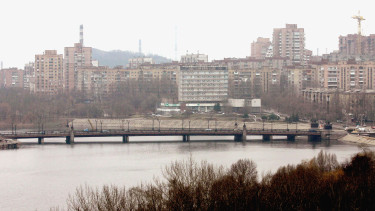 Meglepő fordulat: a fű alatt tette rá a kezét egy ázsiai nagyhatalom az oroszok által elfoglalt területekre