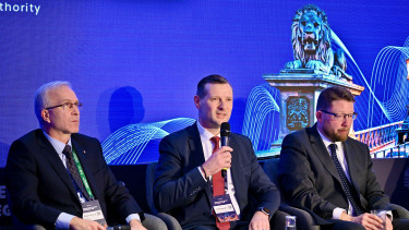 Papíron minden rendben, csak a valóságban ezer sebből vérzik a magyar közbeszerzési rendszer