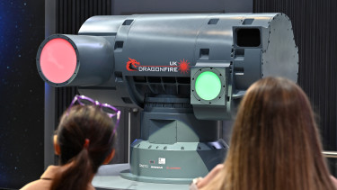 Olyan fegyvert épít Európa egyik legerősebb országa, amely egy csapásra véget vethet a drónok aranykorának