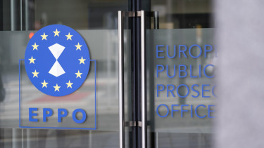 Negyed mázsányi kenőpénzt foglaltak le az EU eddigi legnagyobb, Magyarországig érő csempészbotrányában